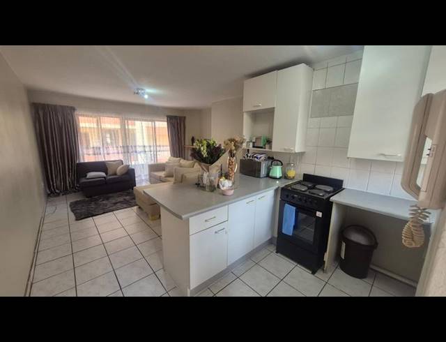 2 BEDROOM APARTMENT FOR SALE IN FERNDALE